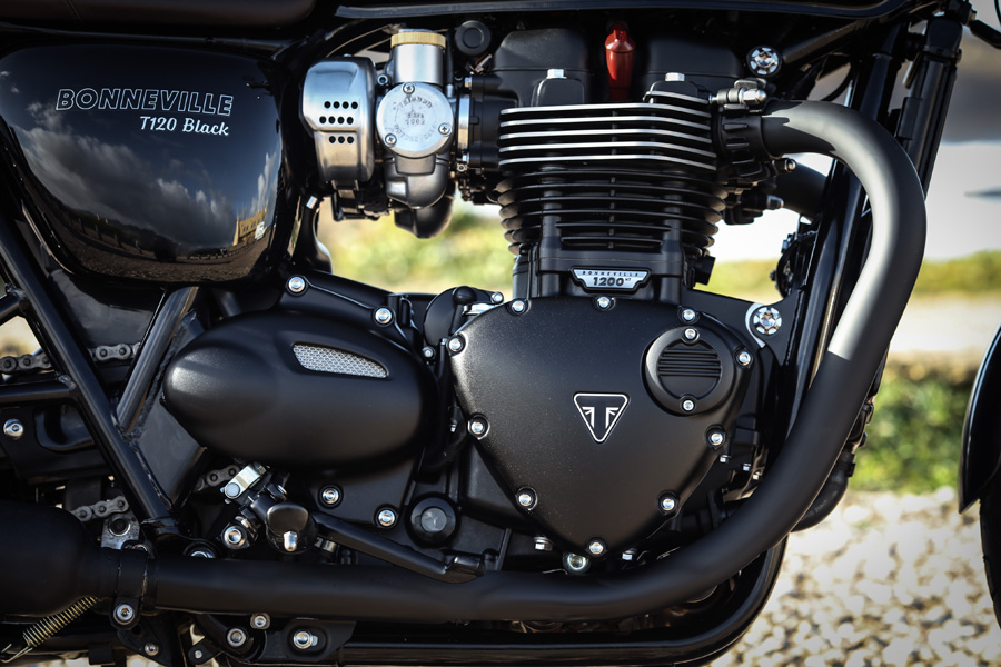 Foto 04 Triumph T120 Black