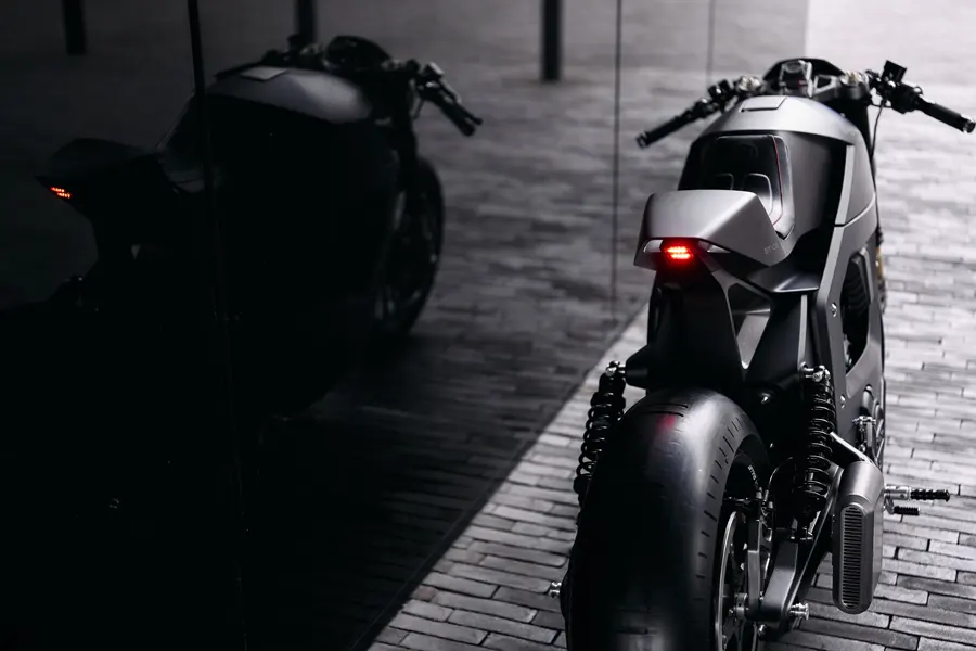 Foto 05 Blacktrack BT-06
