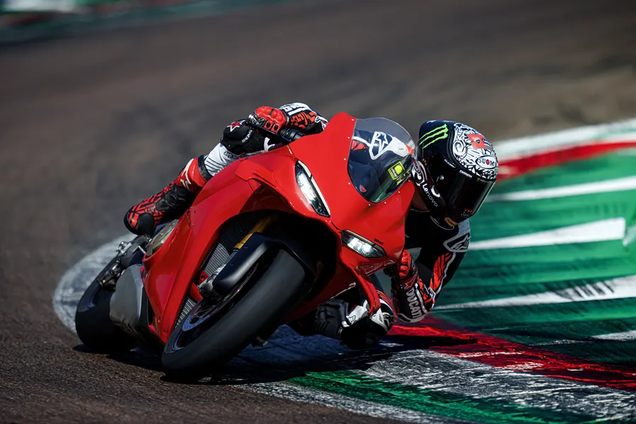 Foto 05 Ducati Panigale V4S 2025