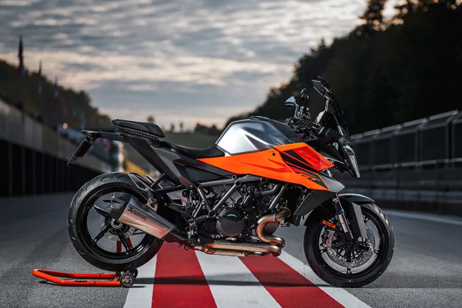 Foto 009 KTM 1390 Super Duke GT