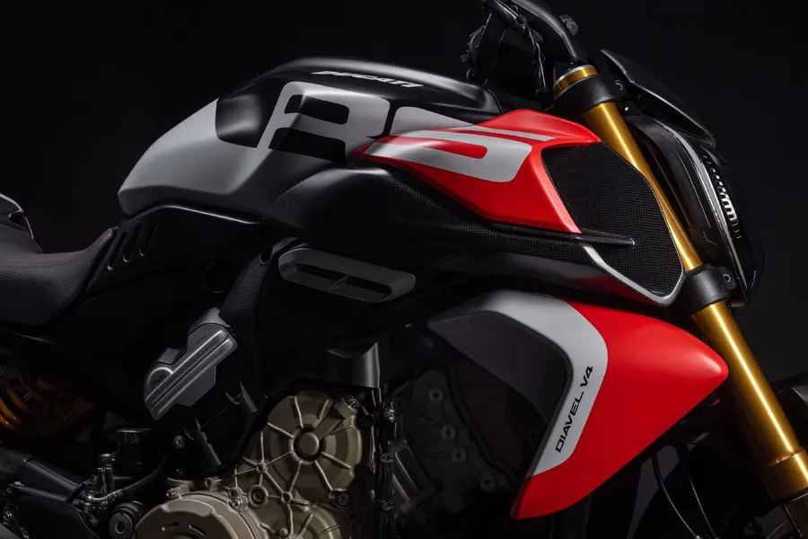 Foto 002 Ducati Diavel V4 RS