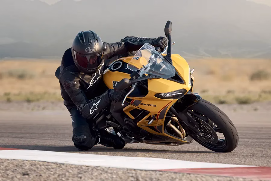 Foto 002 Triumph Daytona 660 2026