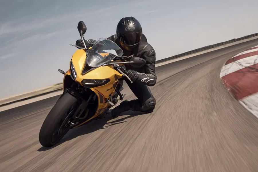 Foto 005 Triumph Daytona 660 2026