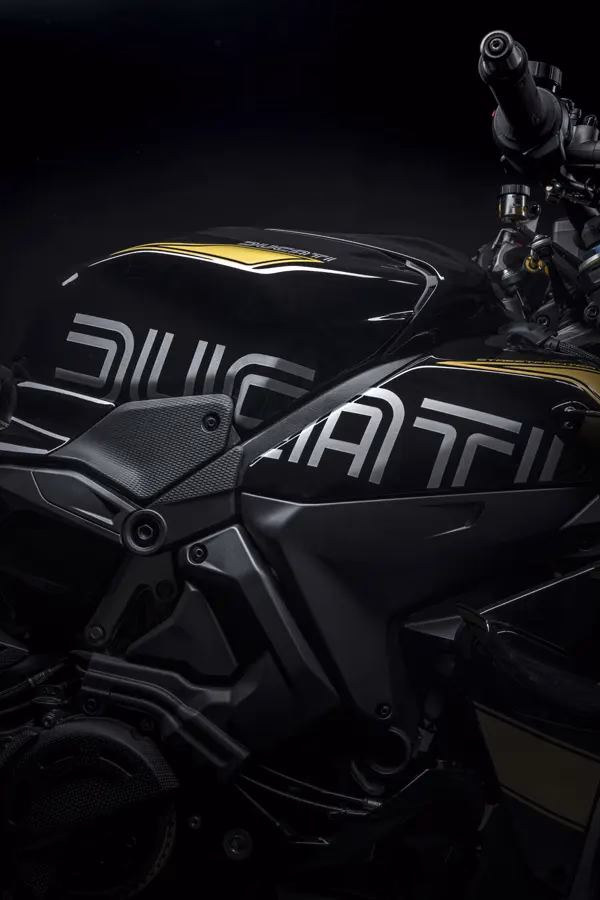 Foto 005 Ducati Streetfighter V4S 100