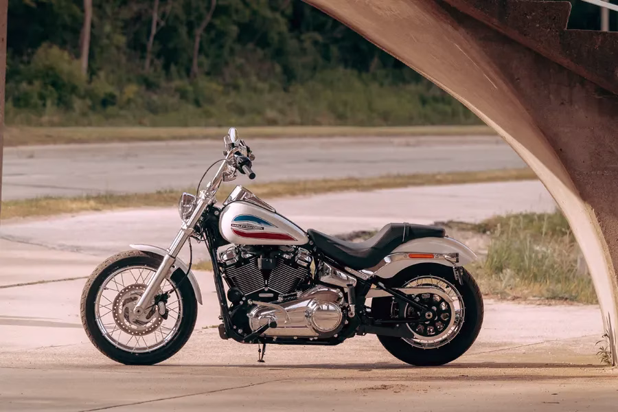Foto 002 Harley-Davidson Super Glide