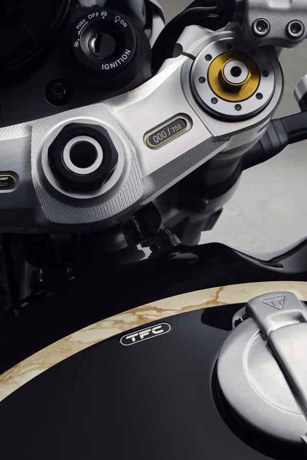 Foto 009 Triumph Speed Twin 1200 TFC